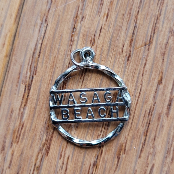 Wasaga Beach Silver plated Costume Charm Souvenir 3/4" - Picture 1 of 4